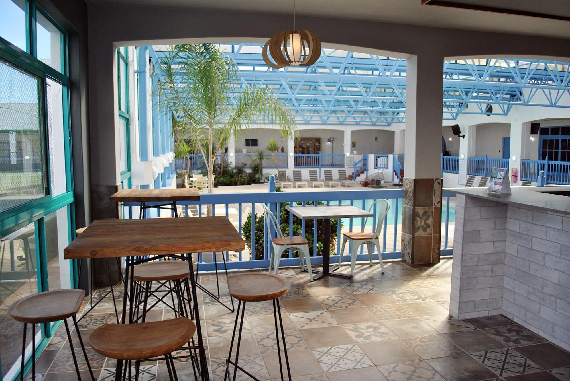 Hotel Club Mykonos Langebaan Extérieur photo